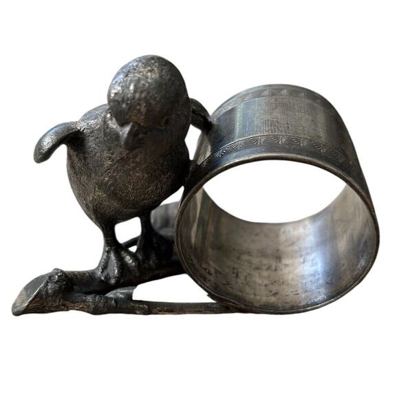 VICTORIAN FIGURAL BIRD BABY CHICK On Branch Leaf SILVERPLATE NAPKIN RING Antique - Picture 1 of 10